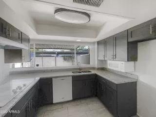 Photo #5: 6558077 Listing 