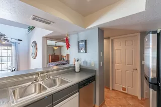 Photo #5: 6558173 Listing