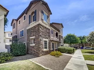 Photo #5: 6558292 Listing