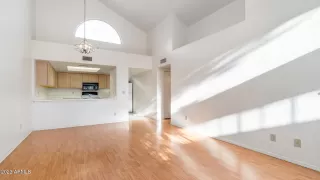 Photo #3: 6558537 Listing