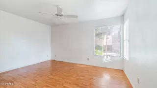 Photo #5: 6558537 Listing