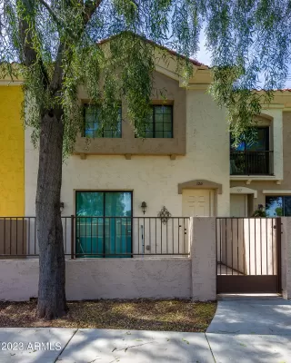 Photo #5: 6558569 Listing