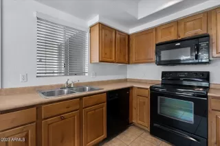 Photo #5: 6558678 Listing