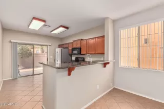 Photo #4: 6558881 Listing