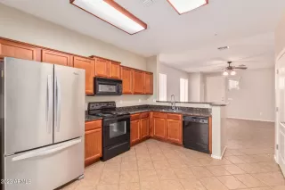 Photo #5: 6558881 Listing