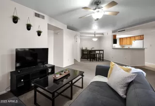 Photo #5: 6559001 Listing