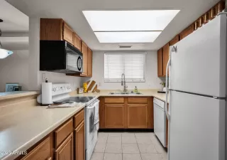 Photo #6: 6559001 Listing