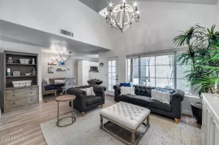 Photo #1: 6559039 Listing