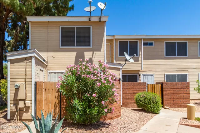 MLS: 6559948 Condo For Sale