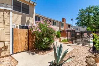 Photo #4: 6559948 Listing