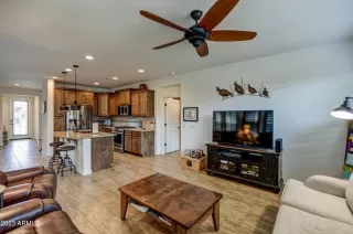 Photo #5: 6560247 Listing