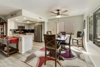 Photo #5: 6560370 Listing 