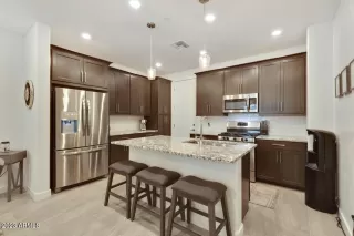 Photo #2: 6560384 Listing