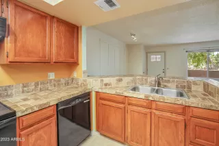 Photo #6: 6560407 Listing