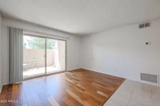 Photo #5: 6560850 Listing