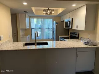 Photo #4: 6560889 Listing