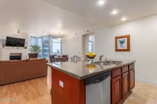 Photo #5: 6561222 Listing