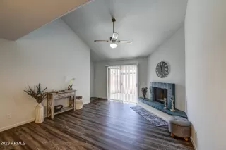 Photo #5: 6561236 Listing