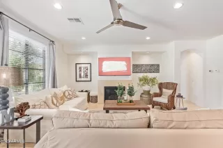 Photo #5: 6561260 Listing