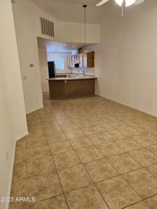 Photo #4: 6561969 Listing