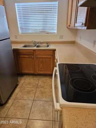 Photo #5: 6561969 Listing