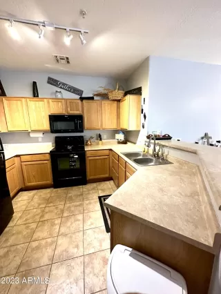 Photo #6: 6562161 Listing