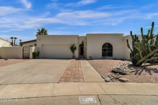 MLS: 6563005 Condo For Sale