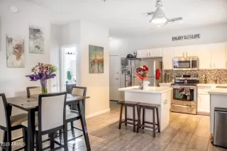 Photo #2: 6563267 Listing