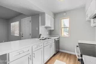 Photo #5: 6563332 Listing 