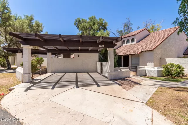 MLS: 6563856 Condo For Sale