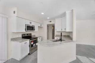 Photo #3: 6564441 Listing