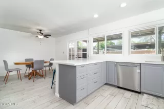 Photo #5: 6564518 Listing