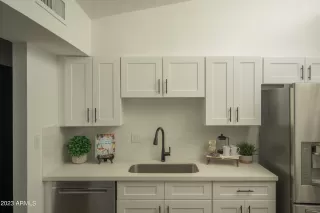 Photo #6: 6564585 Listing