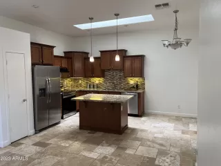 Photo #6: 6565036 Listing 