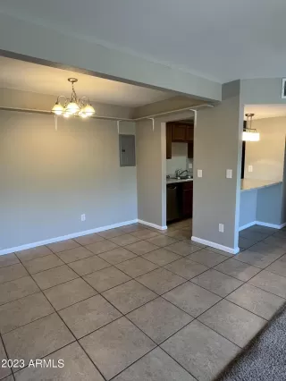 Photo #3: 6565213 Listing