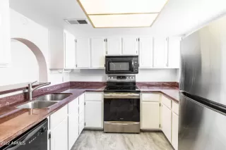 Photo #5: 6565340 Listing