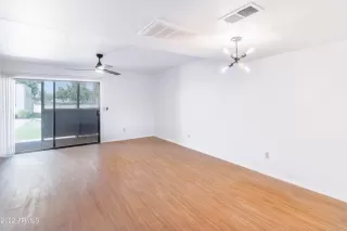 Photo #6: 6565340 Listing