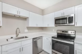 Photo #5: 6565570 Listing