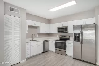 Photo #6: 6565570 Listing