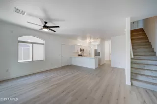 Photo #5: 6565953 Listing