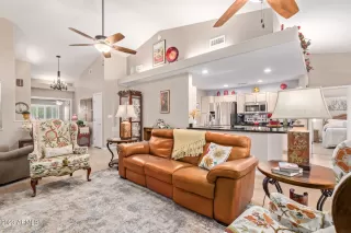 Photo #4: 6566150 Listing