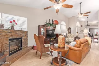 Photo #5: 6566150 Listing