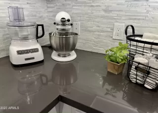 Photo #4: 6566256 Listing