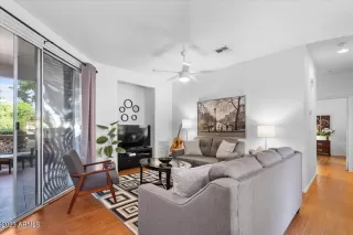 Photo #3: 6566275 Listing