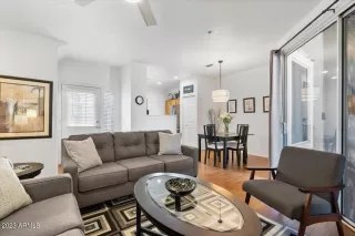 Photo #4: 6566275 Listing