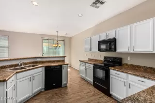 Photo #3: 6566416 Listing