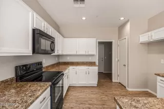 Photo #5: 6566416 Listing