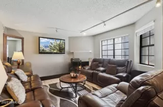 Photo #1: 6566585 Listing