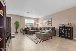 Photo #3: 6566889 Listing