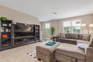 Photo #4: 6566889 Listing